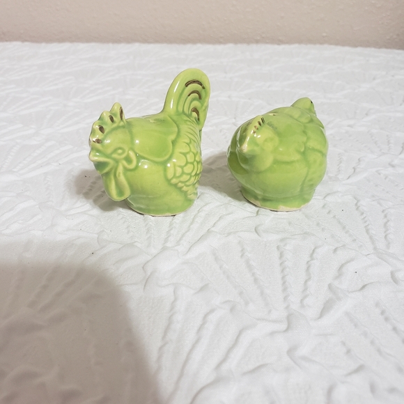 VTG MCM Rooster and hen salt & pepper Shakers,  no plugs/stoppers - Picture 1 of 5